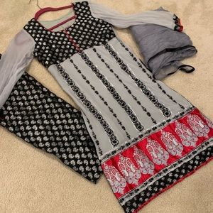 Pakistani Indian dress partywear shalwar khameez M